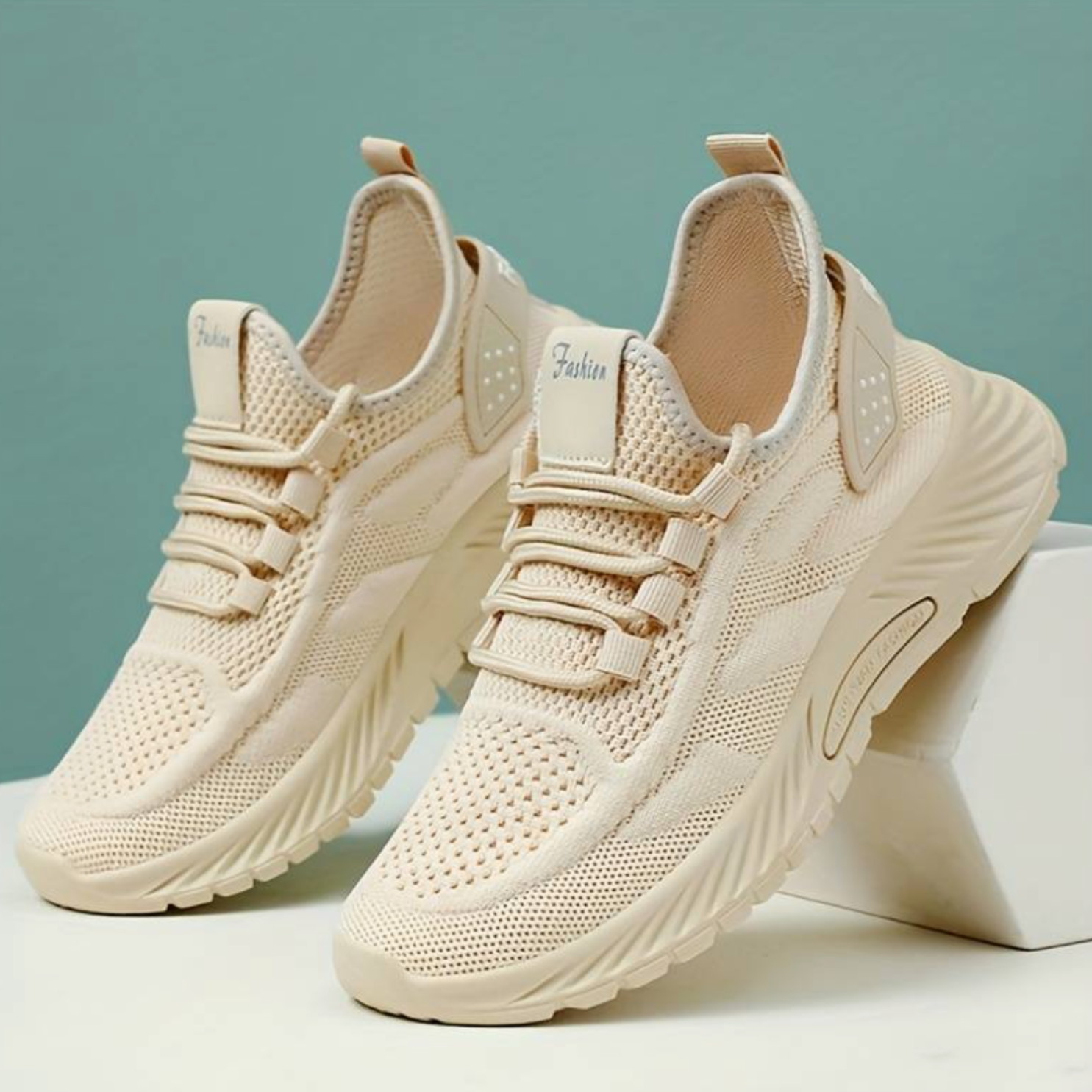 スポーティーな整形外科用スニーカー