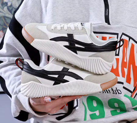 スタイリッシュなフットサポート付きレディースカジュアルシューズ