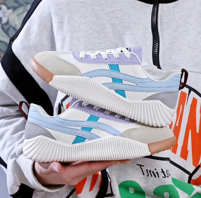 スタイリッシュなフットサポート付きレディースカジュアルシューズ