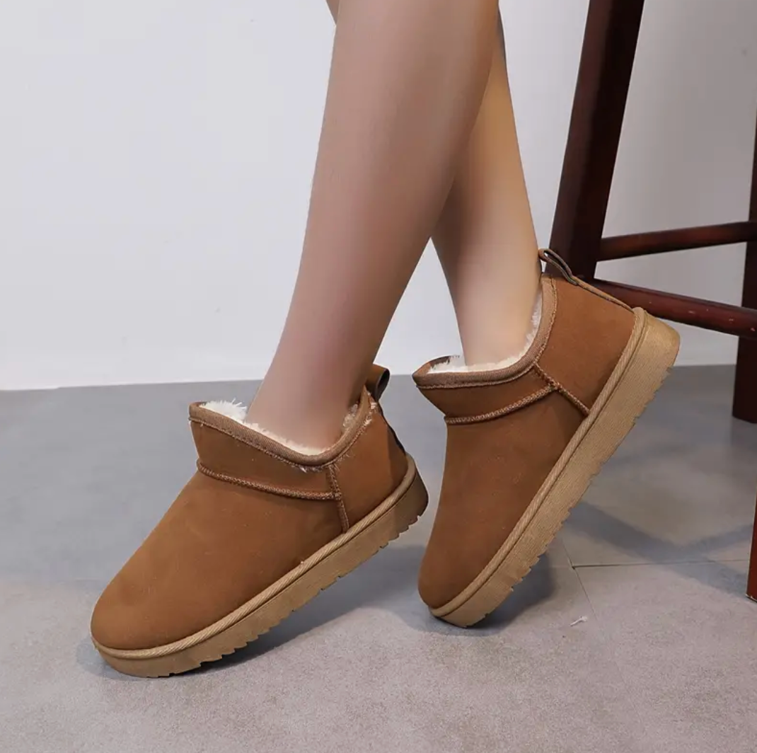 暖かく快適な防寒ムートンブーツ