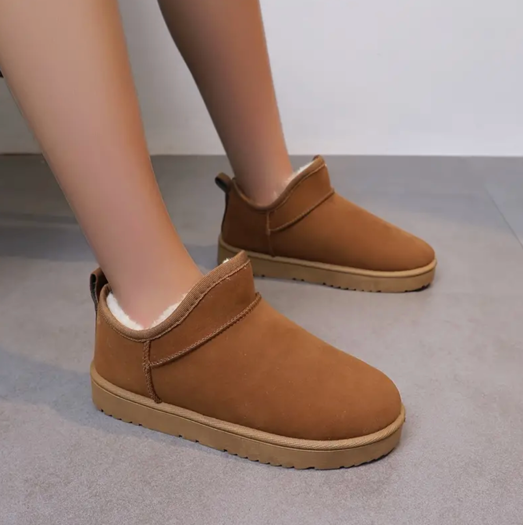 暖かく快適な防寒ムートンブーツ