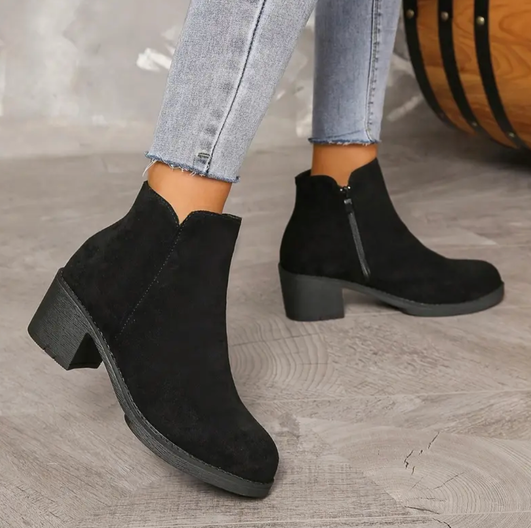 痛み軽減ブラックブーツ - 快適な履き心地