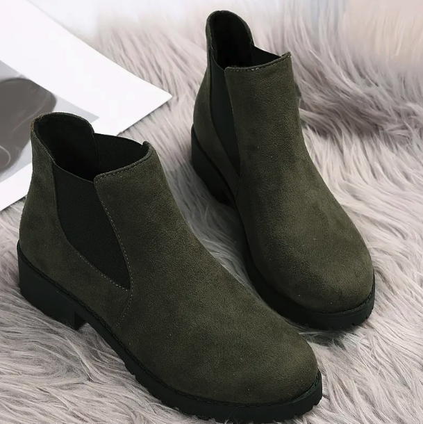 履きやすい女性用チェルシーアンクルブーツ