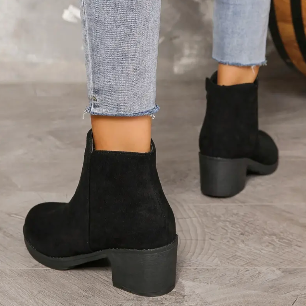 痛み軽減ブラックブーツ - 快適な履き心地